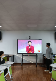 第十八期发展对象培训班BETWA西汉姆联小组开展了集中观看《榜样7》交流讨论活动